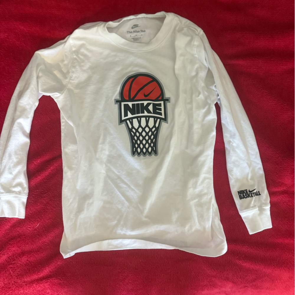 Nike long sleeve tee youth medium